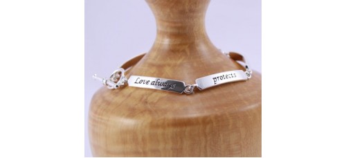Love always Protects, Hopes... Link Bracelet